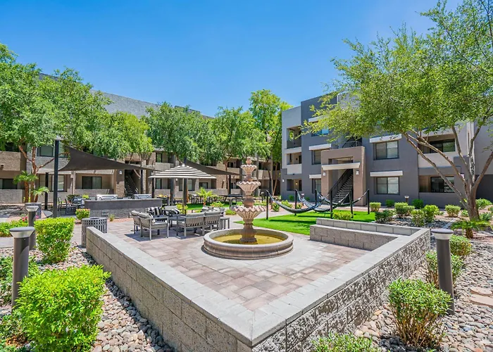 Posh 1bd Walk To Westgate Pool Gym Wd Glendale