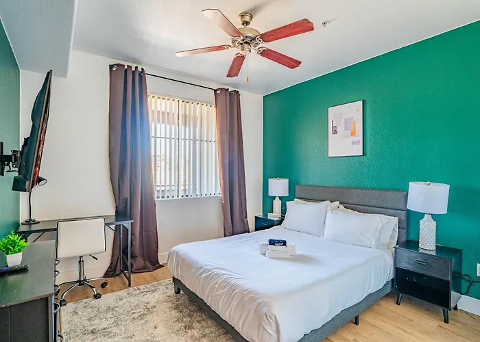 Apartment Posh 1bd Walk To Westgate Pool Gym Wd Glendale