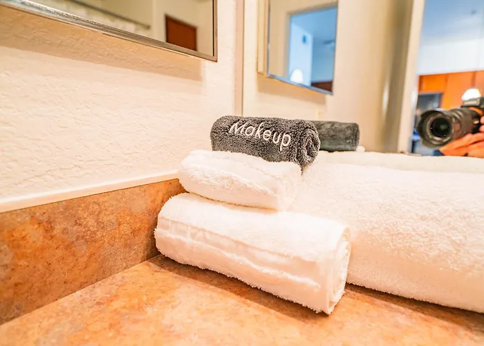 Posh 1bd Walk To Westgate Pool Gym Wd *